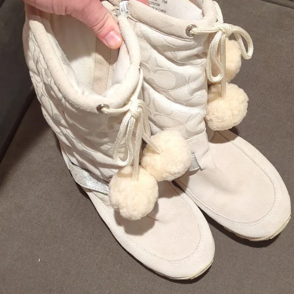 Coach Women's White Boots, size 7.5 - Picture 13 of 16